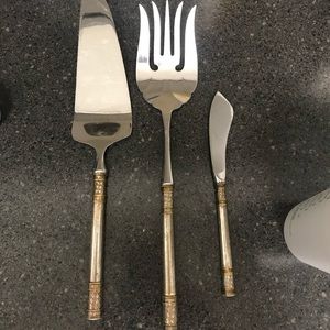 Geary’s Wallace Silverware with 8 place settings